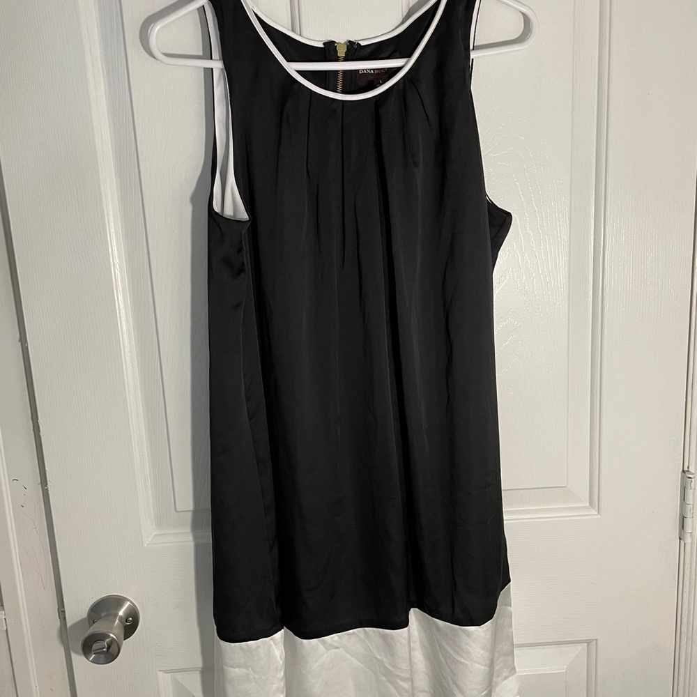 Sleeveless dress